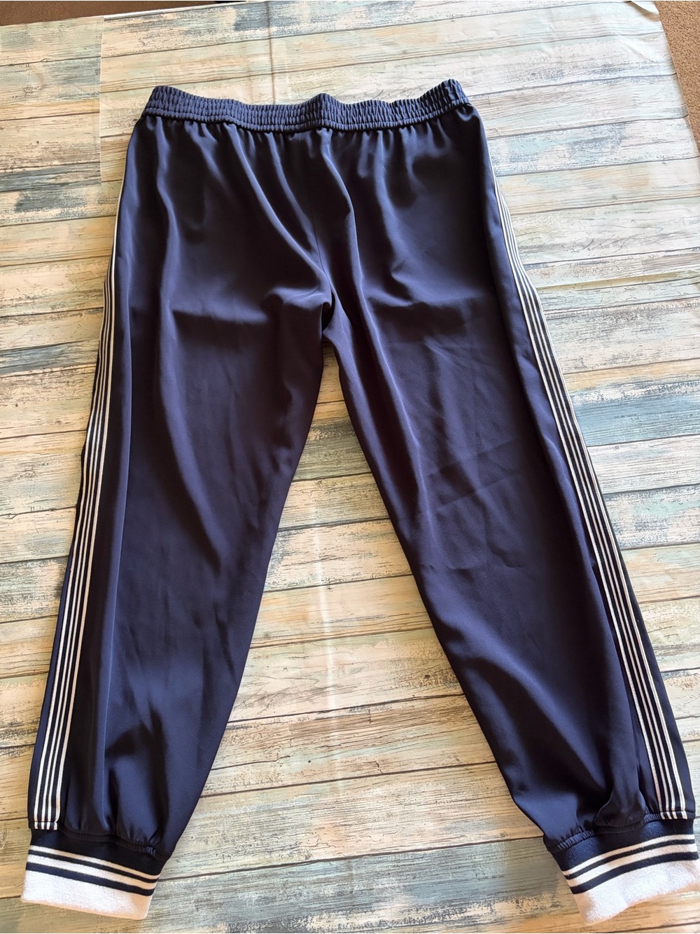 Liverpool Women's Navy Joggers with White Side Stripes Size Large - Picture 2 of 6